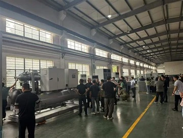 Do Ningbo sa 13. mája zišli stovky lídrov priemyslu – boli svedkami zrodu novej generácie klimatizácie Hisurp vyrobenej v Číne